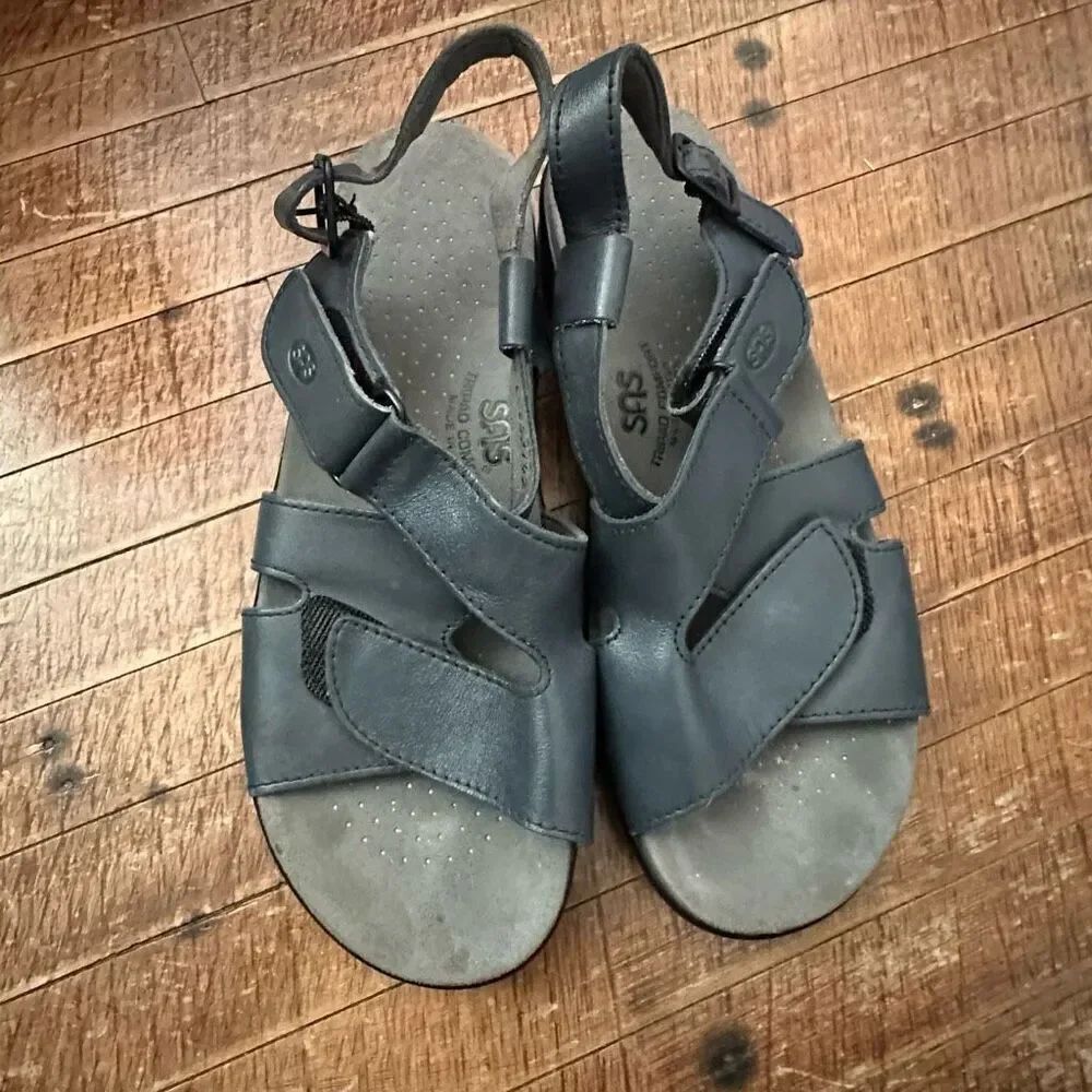 SAS strappy gray ortho sling back contour 8.5 sandals